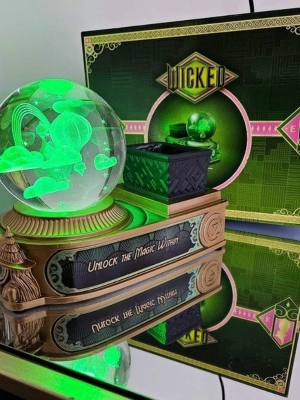 SCENTSY WICKED WARMER 💚 🖤